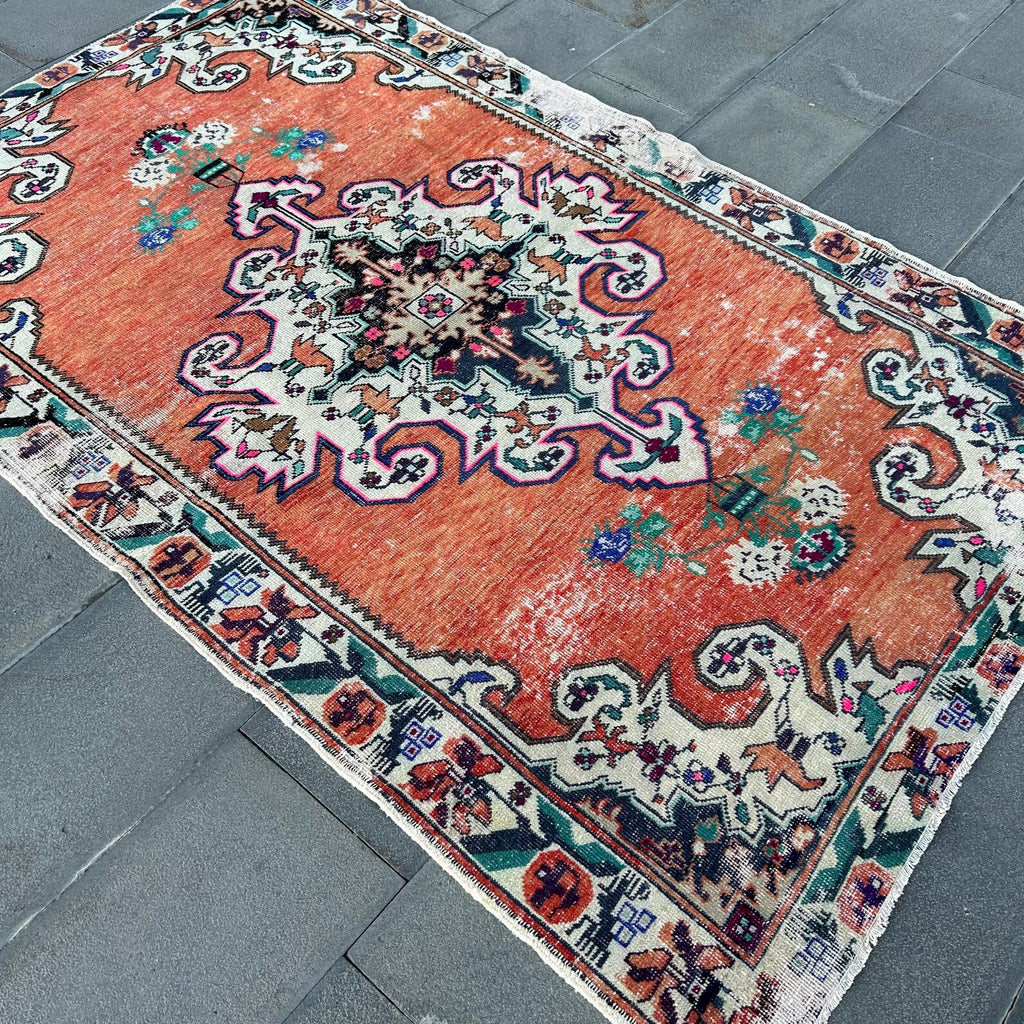 Vintage Turkish Accent Area rug 4.5 x 7.4 ft