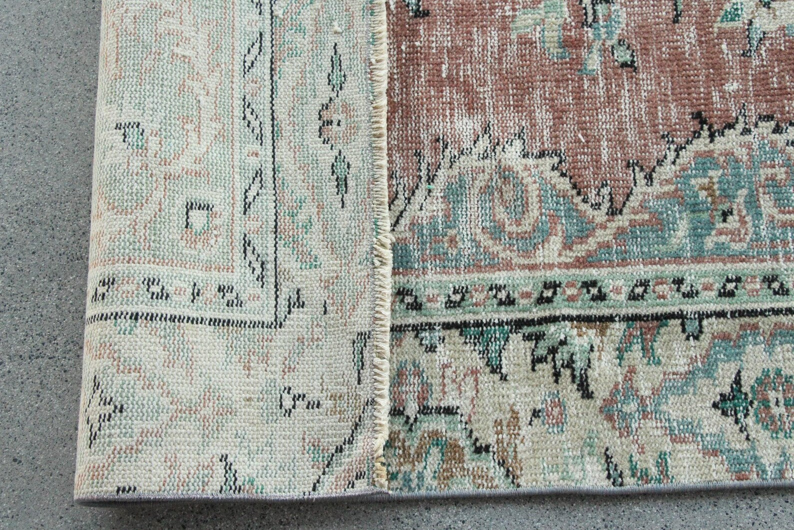 Vintage Turkish Accent Area rug 4.5 x 8.2 ft