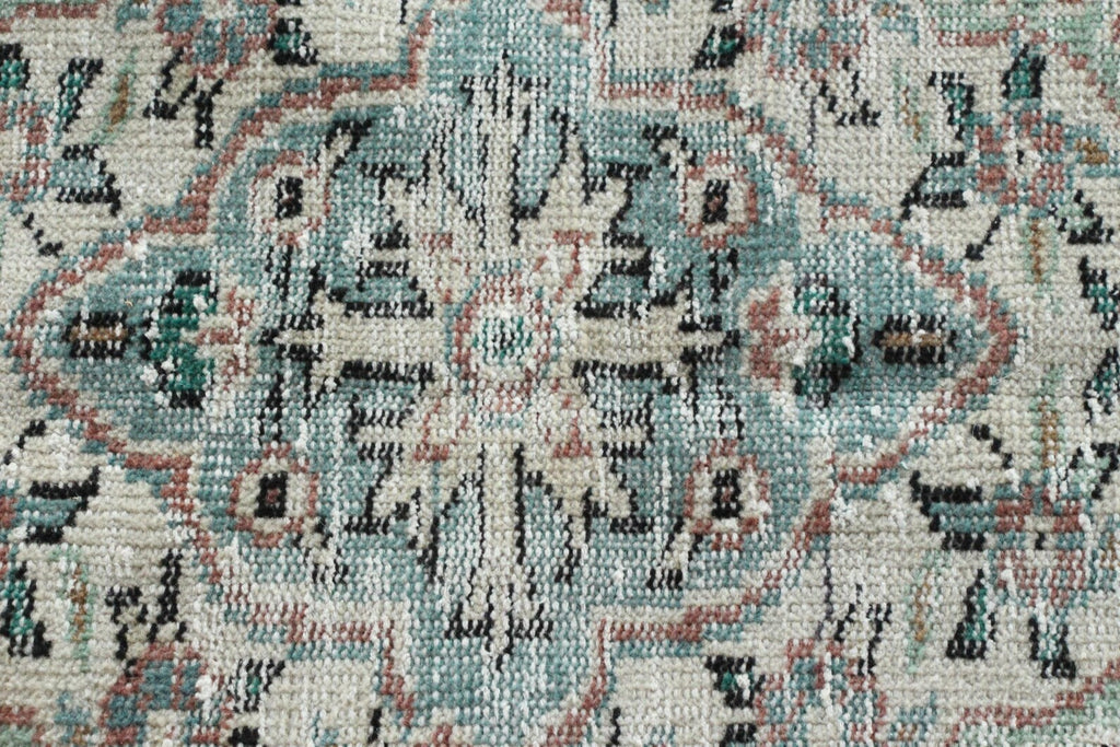 Vintage Turkish Accent Area rug 4.5 x 8.2 ft