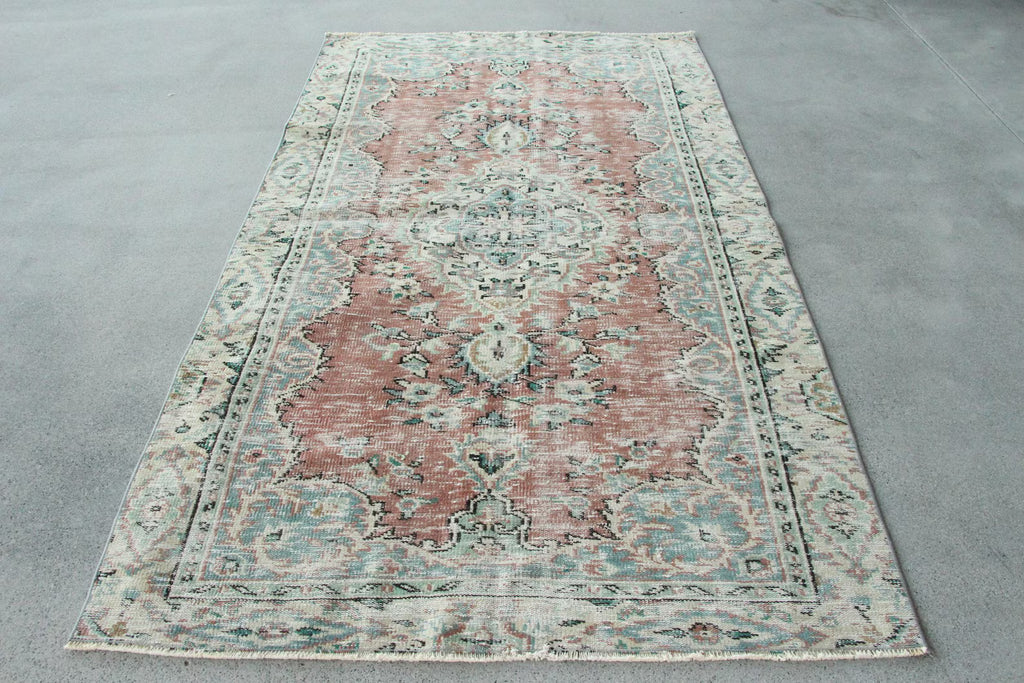 Vintage Turkish Accent Area rug 4.5 x 8.2 ft