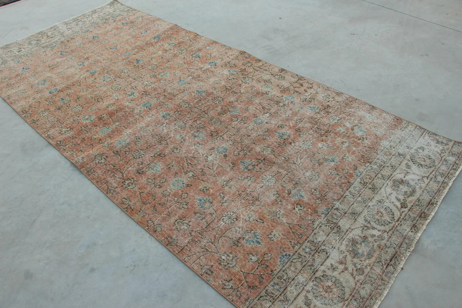 Vintage Turkish Accent Area rug 4.4 x 9.9 ft