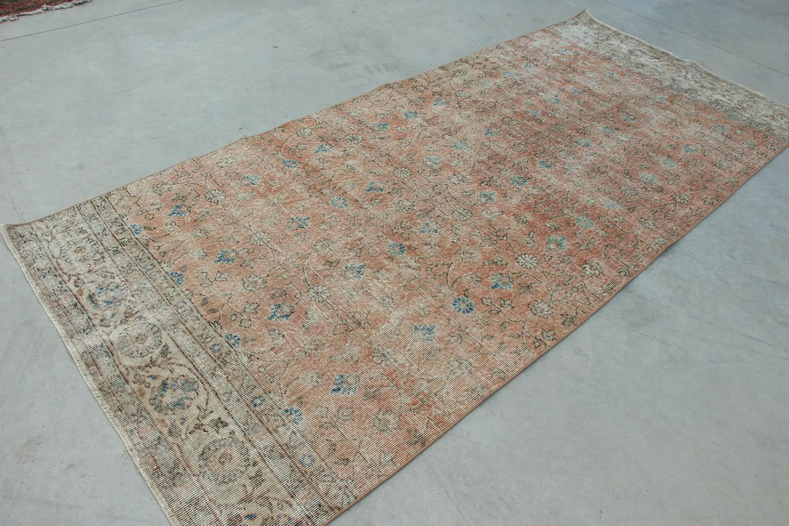 Vintage Turkish Accent Area rug 4.4 x 9.9 ft