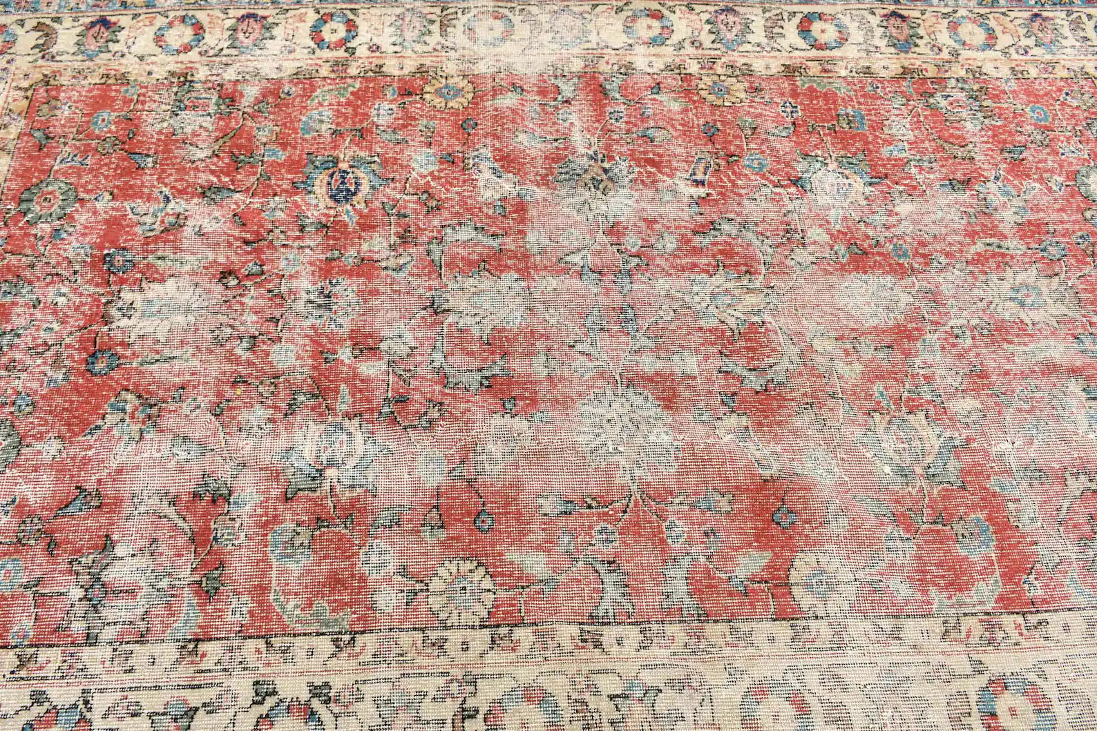 Vintage Turkish Accent Area rug 4.8 x 7.8 ft