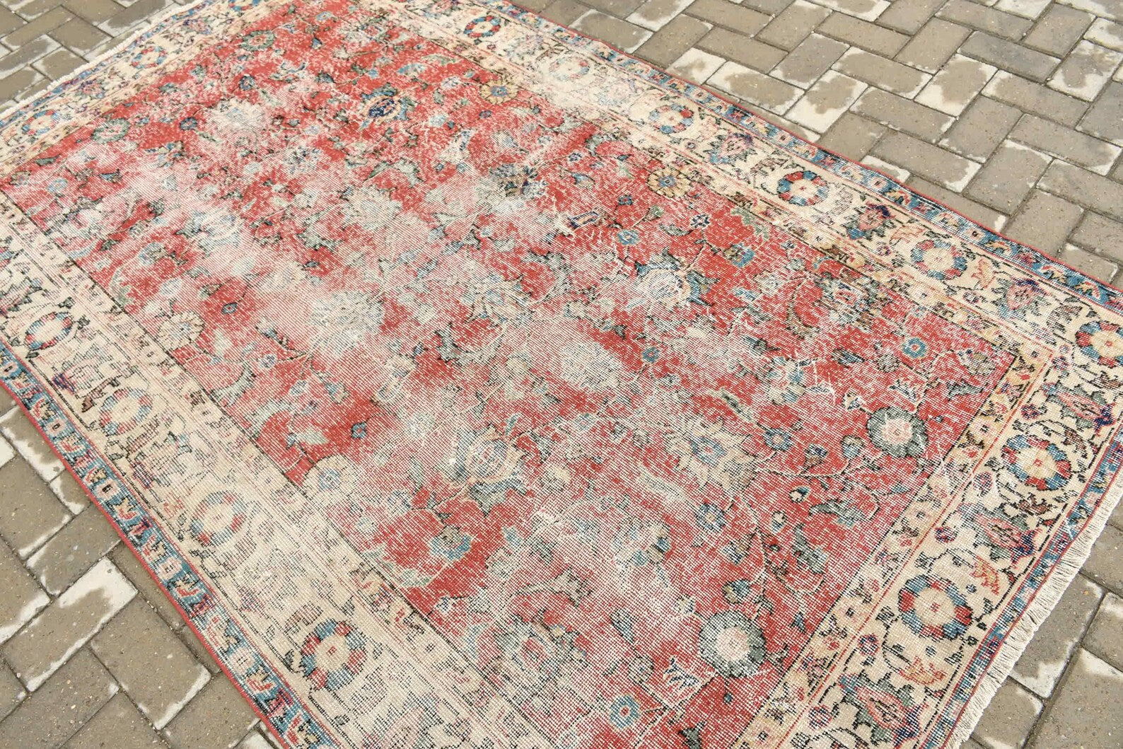 Vintage Turkish Accent Area rug 4.8 x 7.8 ft