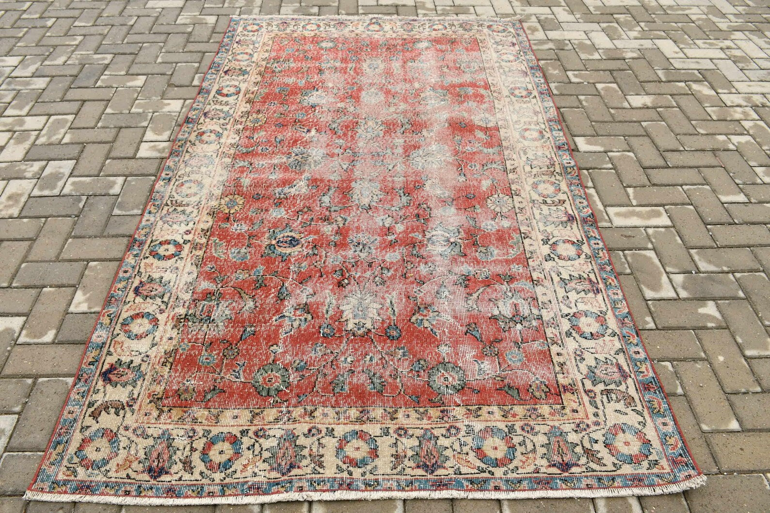 Vintage Turkish Accent Area rug 4.8 x 7.8 ft