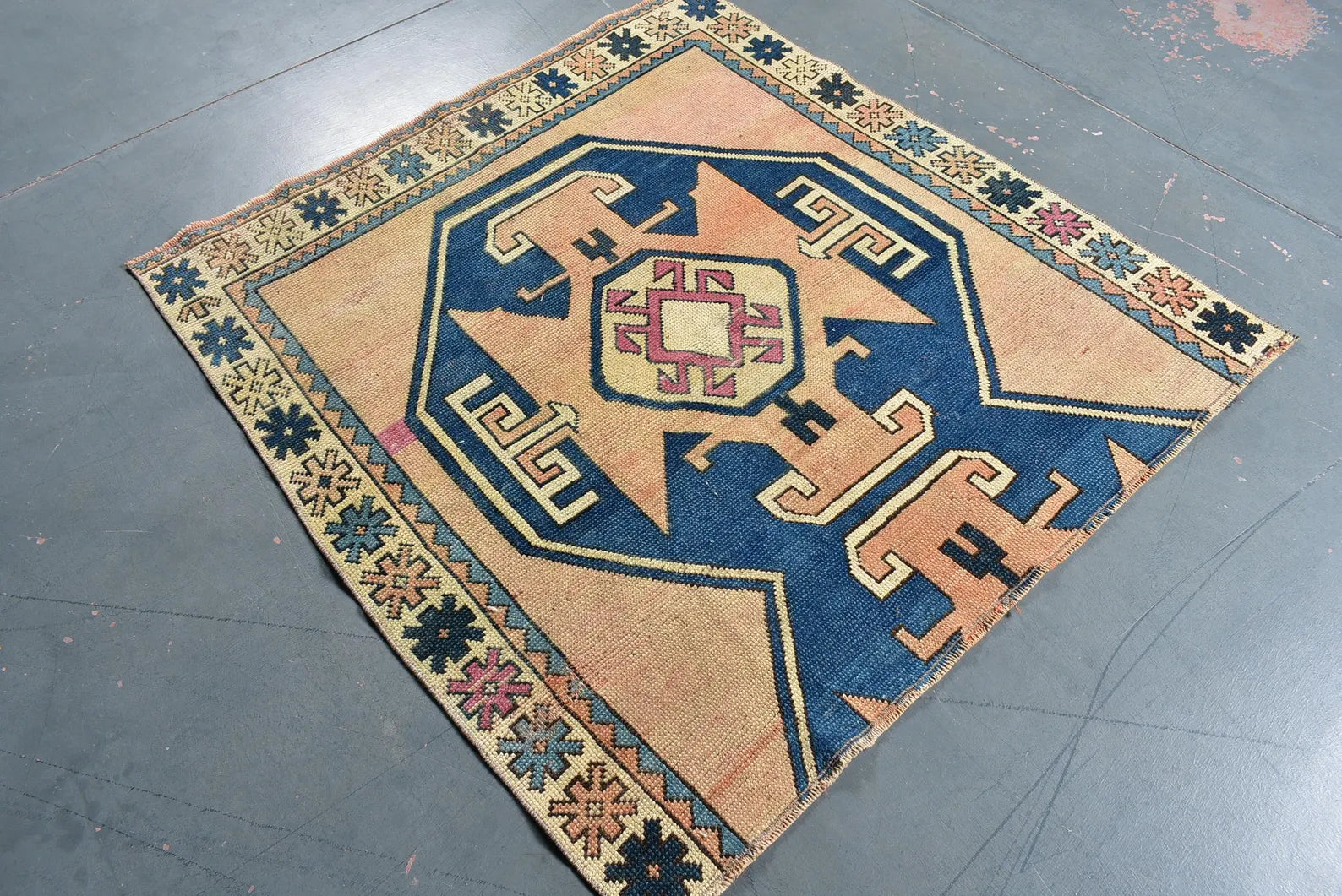 Vintage Turkish Accent Area rug 4.1 x 4.4 ft