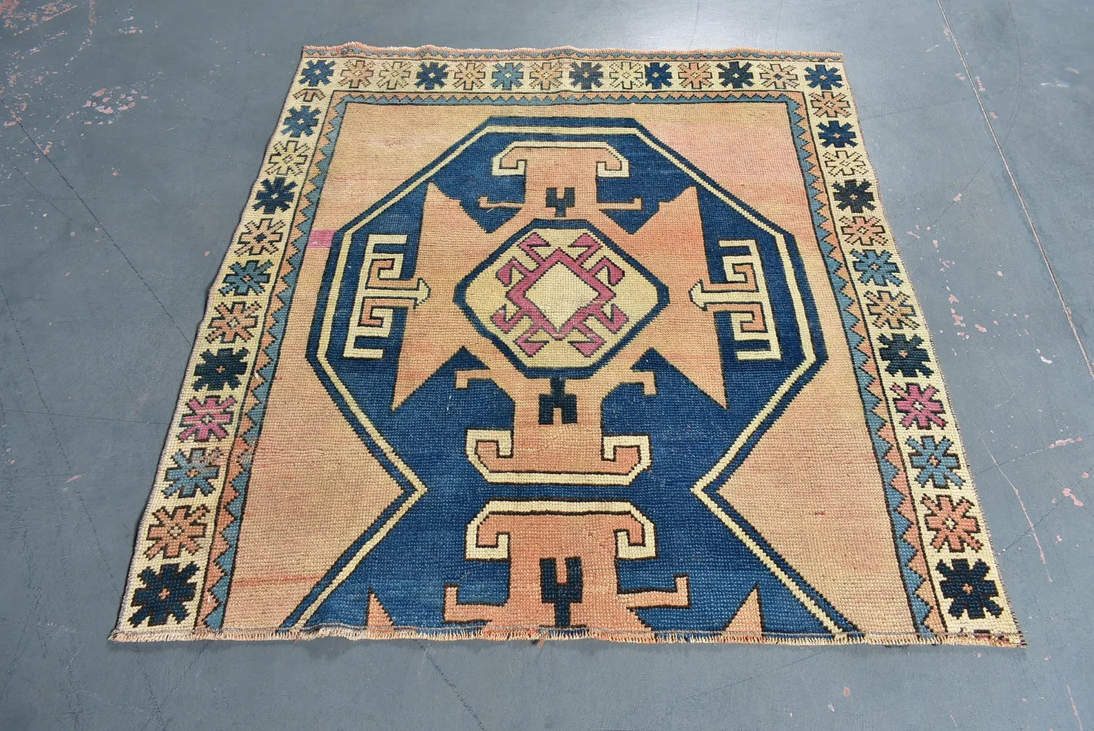 Vintage Turkish Accent Area rug 4.1 x 4.4 ft