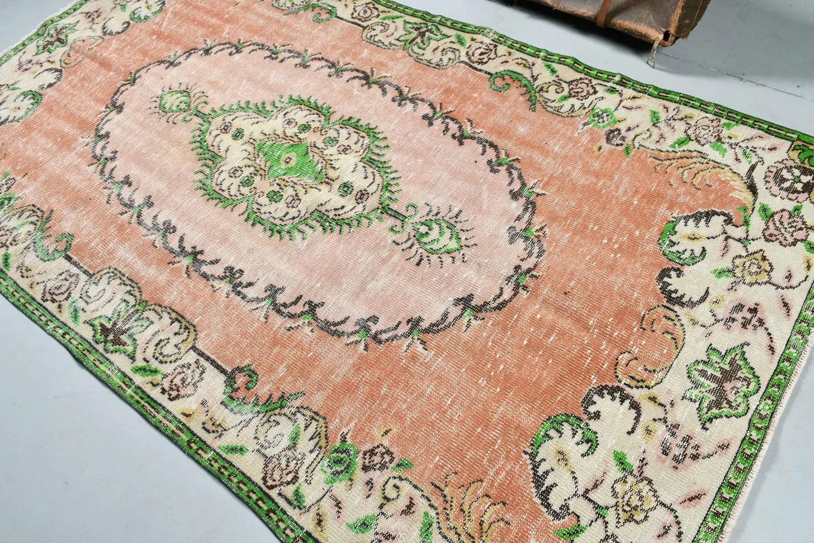 Vintage Turkish Accent Area rug 4.9 x 8.7 ft