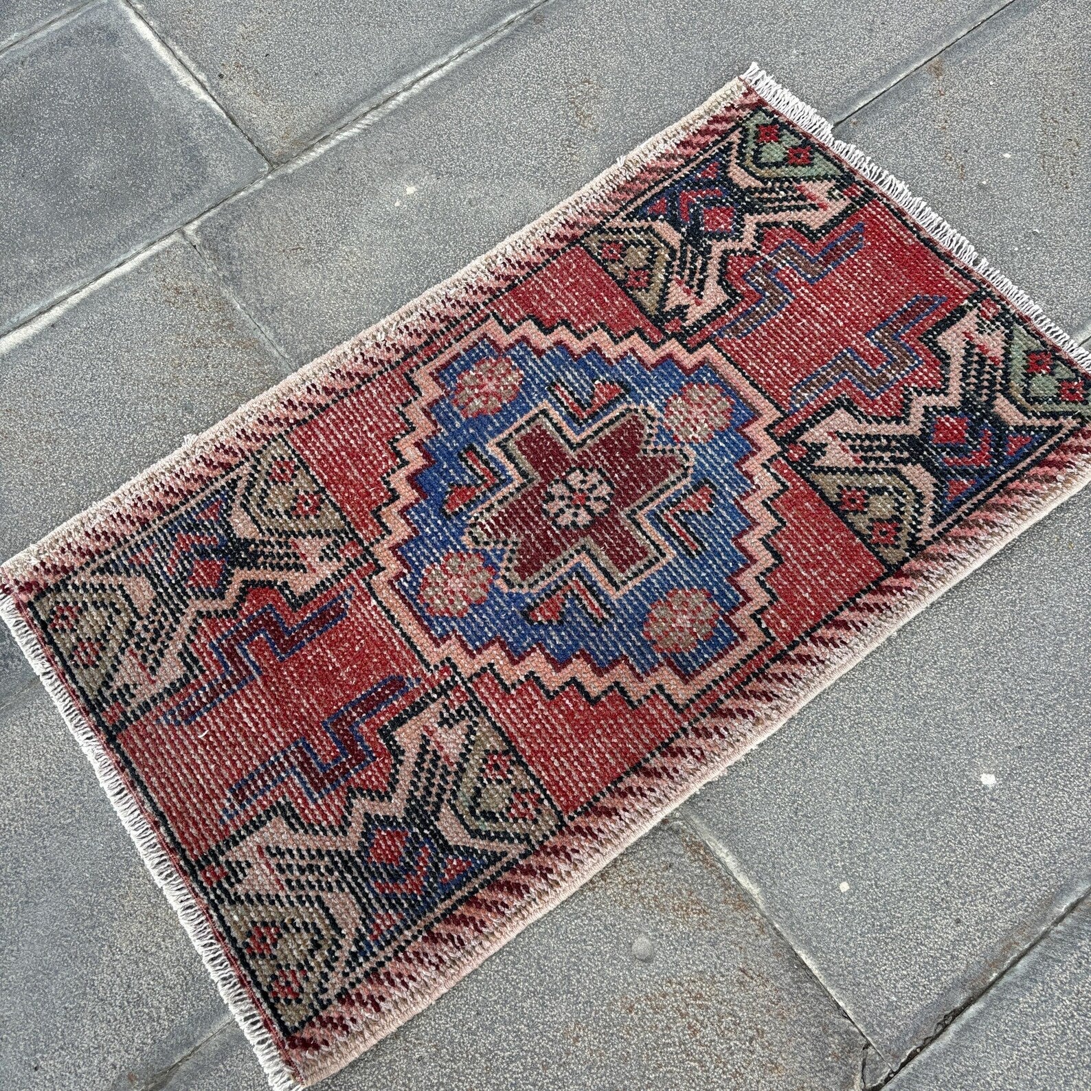 Vintage Turkish Mini Rug 1.6 x 2.7 ft