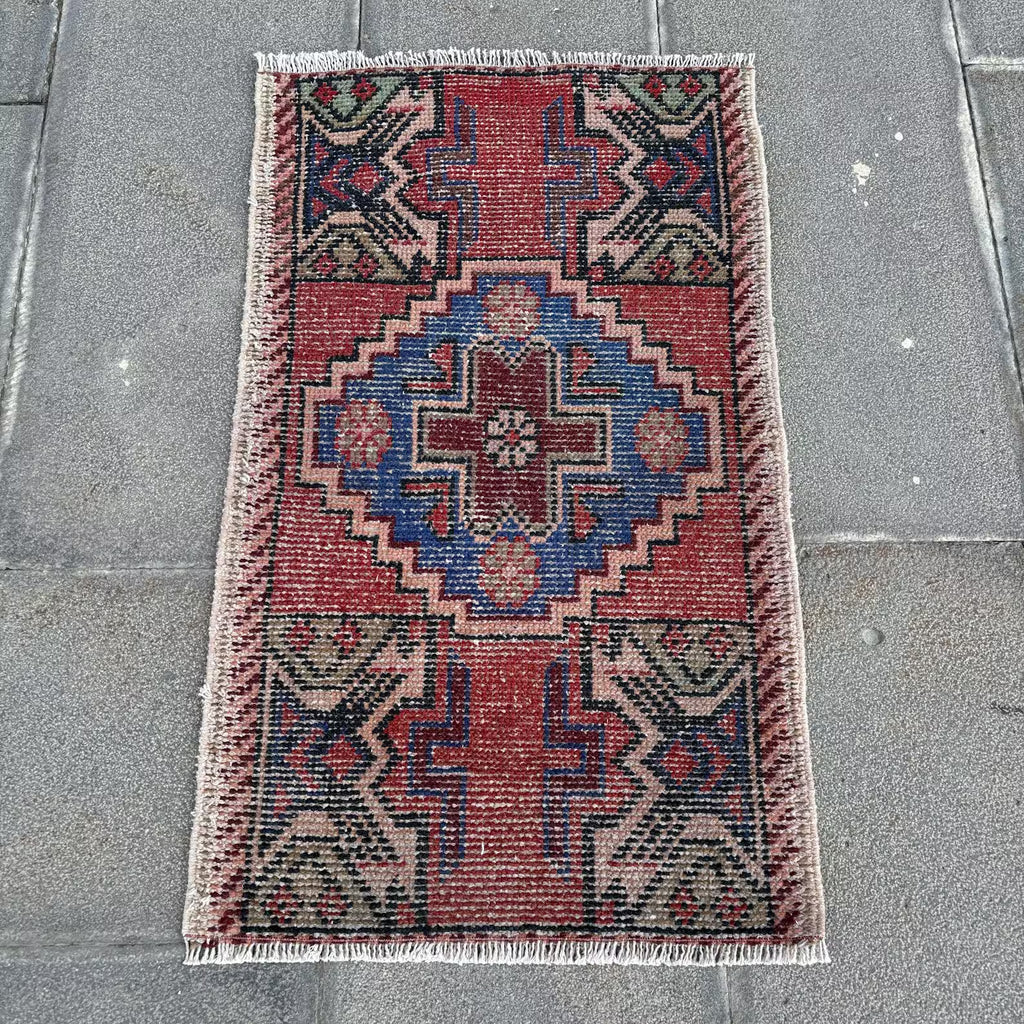 Vintage Turkish Mini Rug 1.6 x 2.7 ft