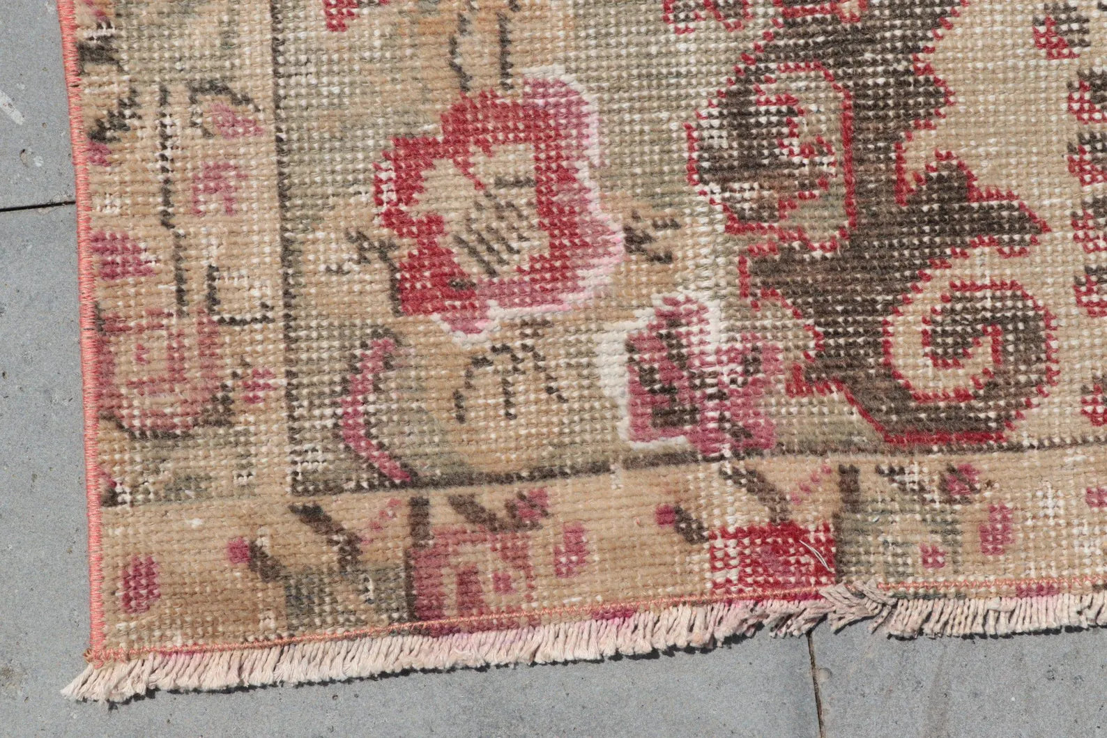 Vintage Turkish Accent Area rug 3.8 x 6.9 ft