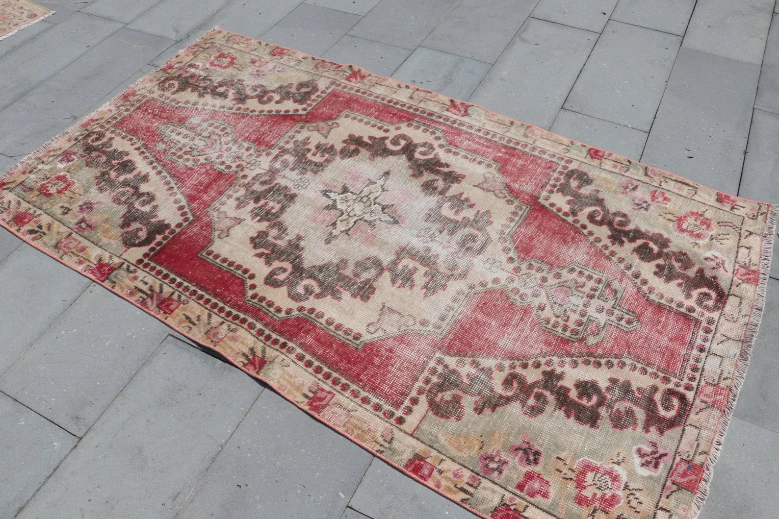 Vintage Turkish Accent Area rug 3.8 x 6.9 ft