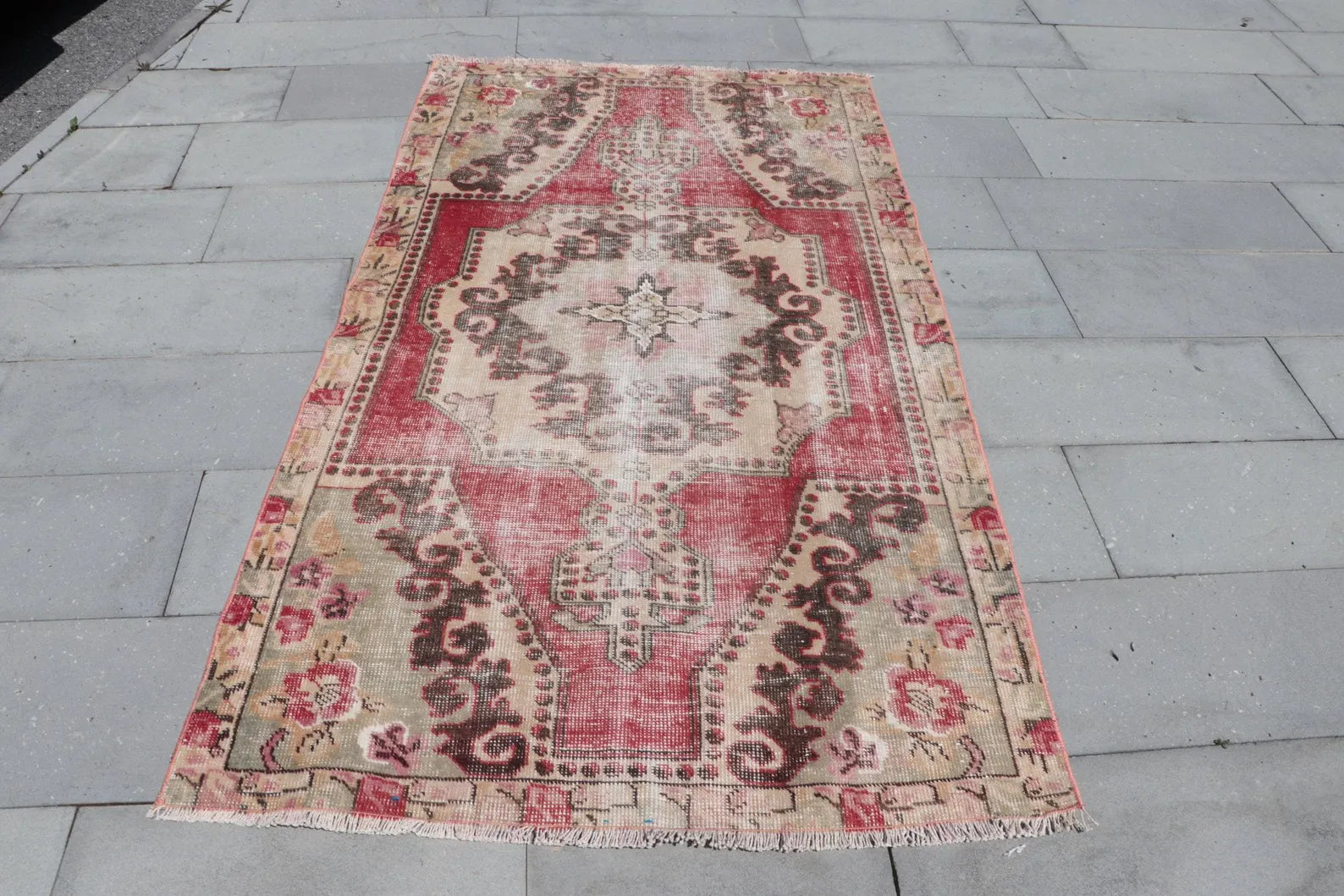 Vintage Turkish Accent Area rug 3.8 x 6.9 ft