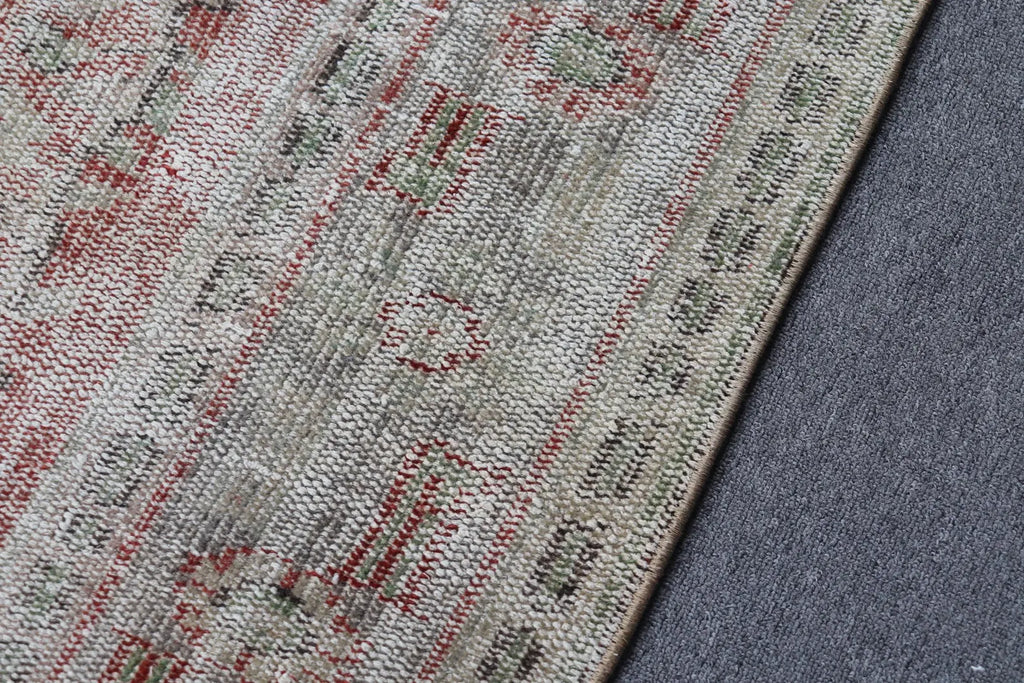 XL Vintage Turkish Accent Area Rug 6.1 x 8.9 ft
