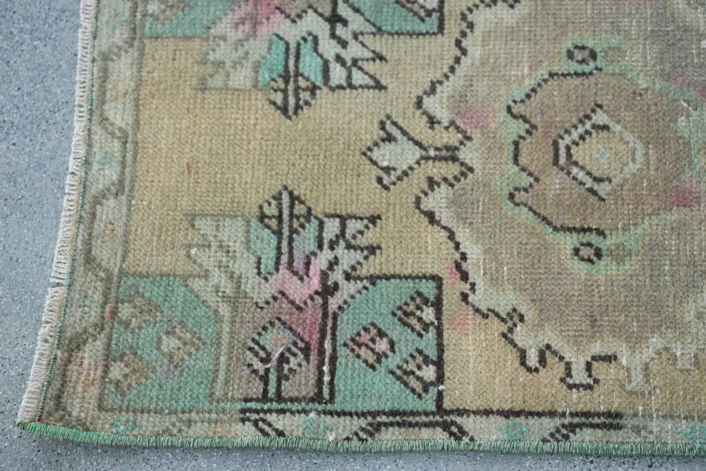 Vintage Turkish Mini Rug 1.5 x 2.7 ft