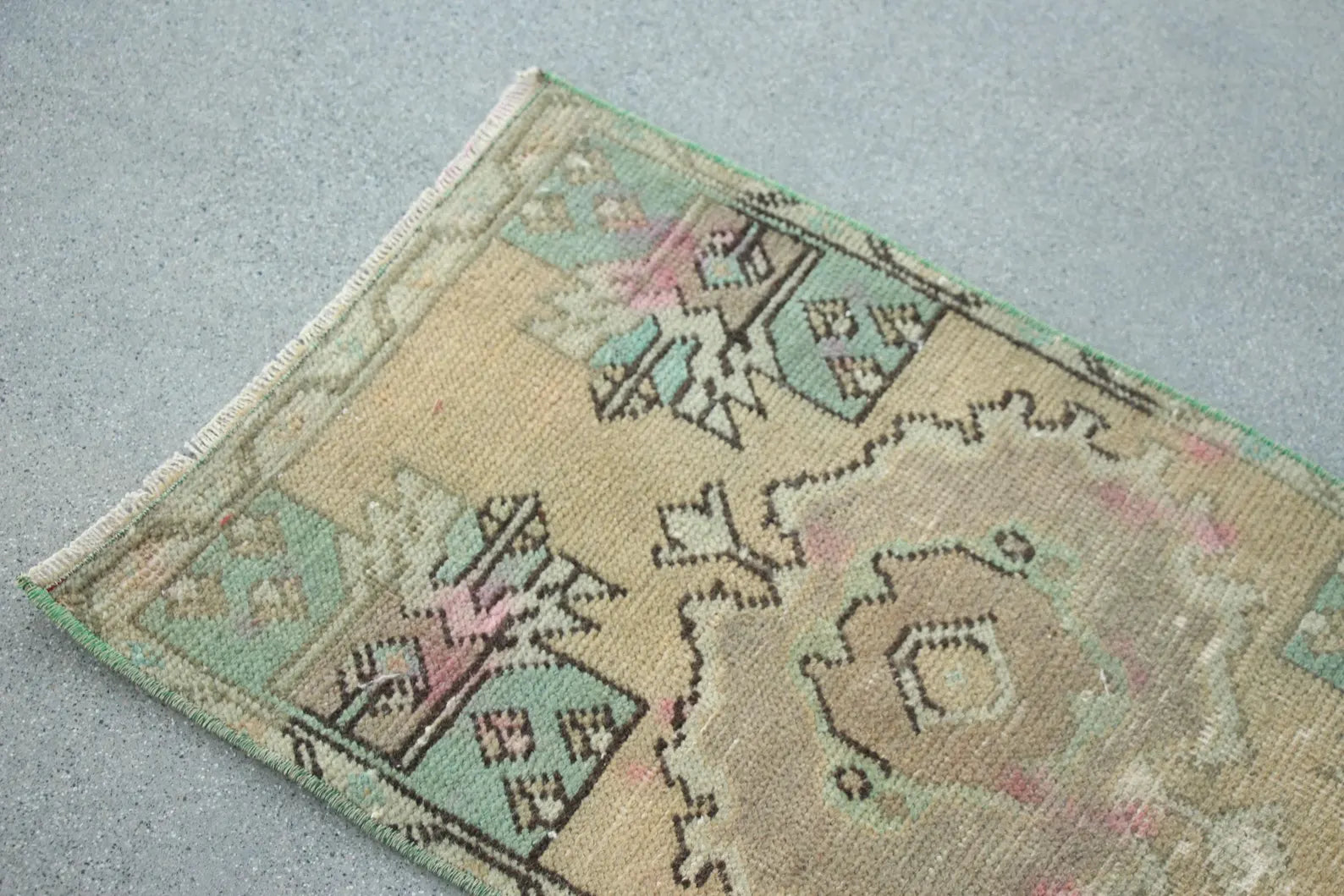 Vintage Turkish Mini Rug 1.5 x 2.7 ft