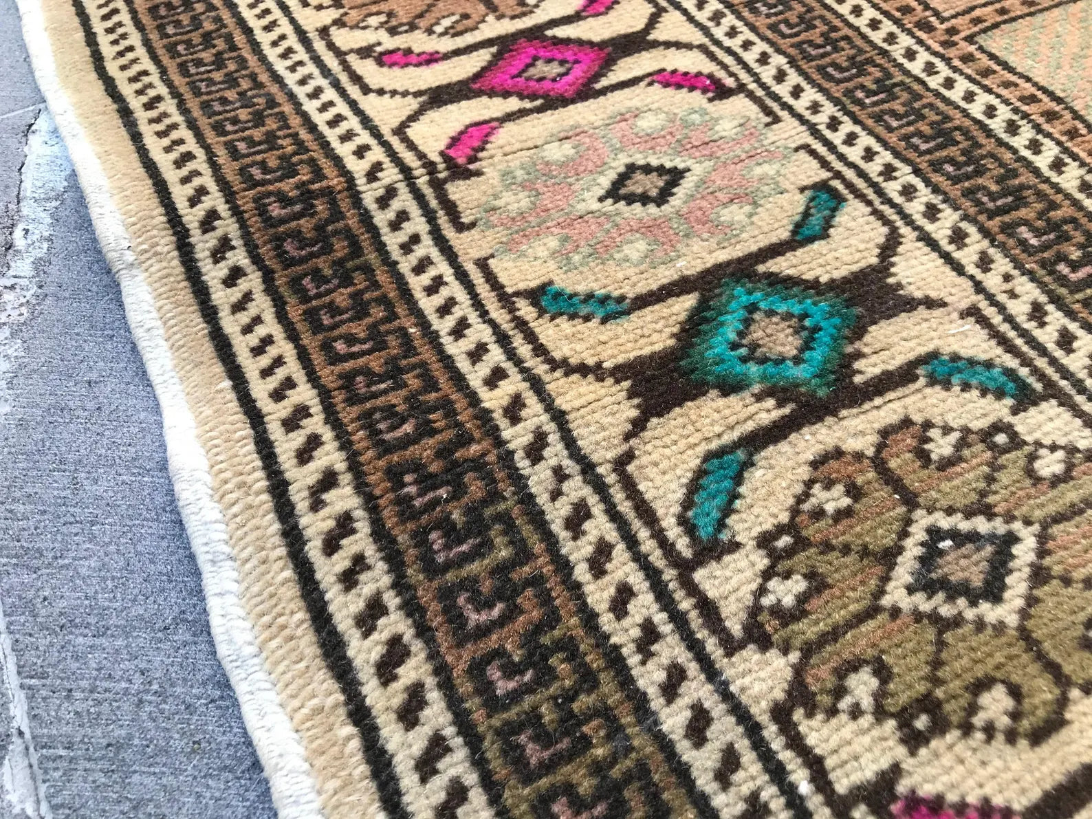 Vintage Turkish Accent Area rug 3.3 x 5.1 ft