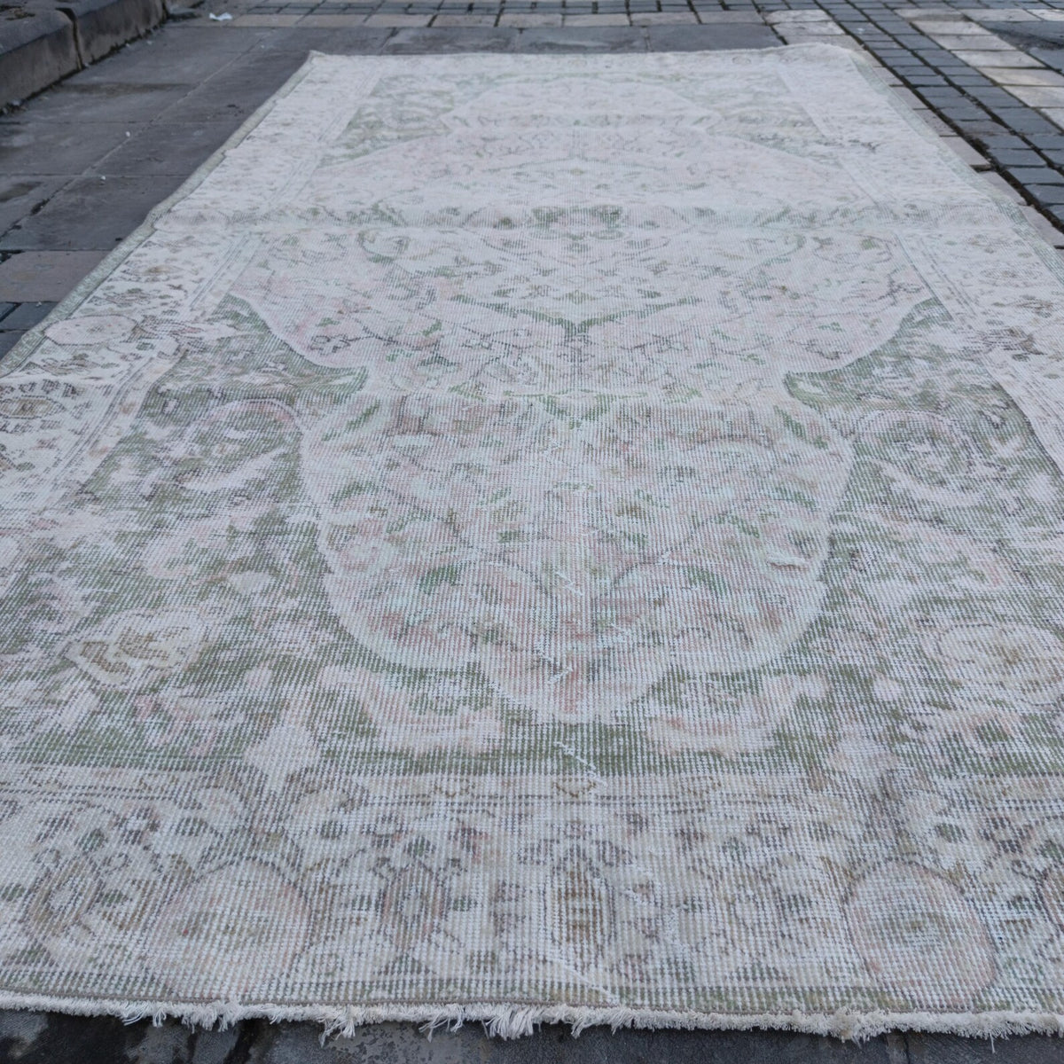 Vintage Turkish Accent Area rug 4 x 8.2 ft
