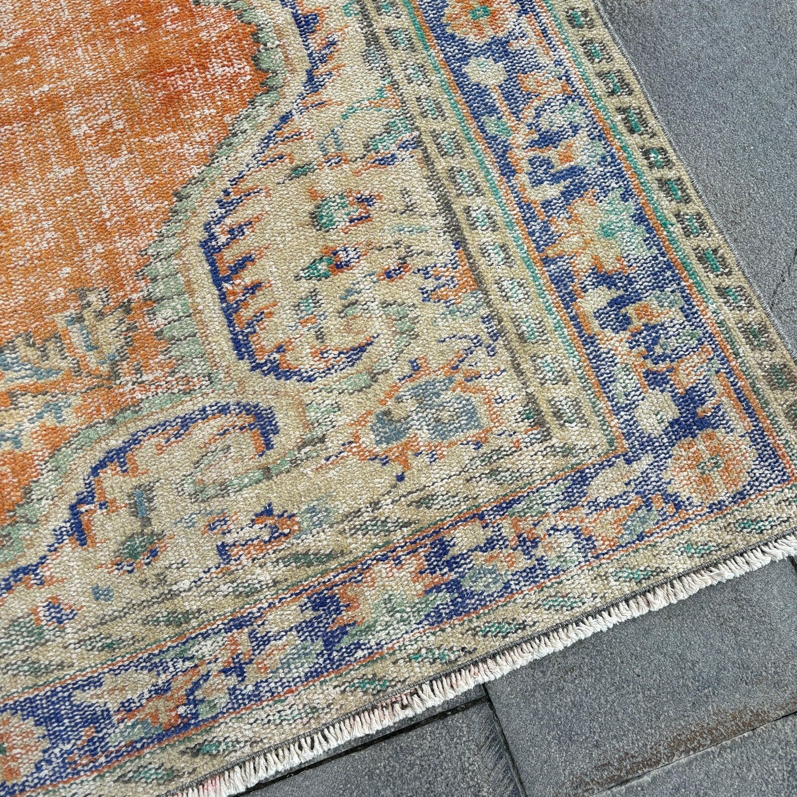 XL Vintage Turkish Accent Area rug 5.3 x 8.7 ft