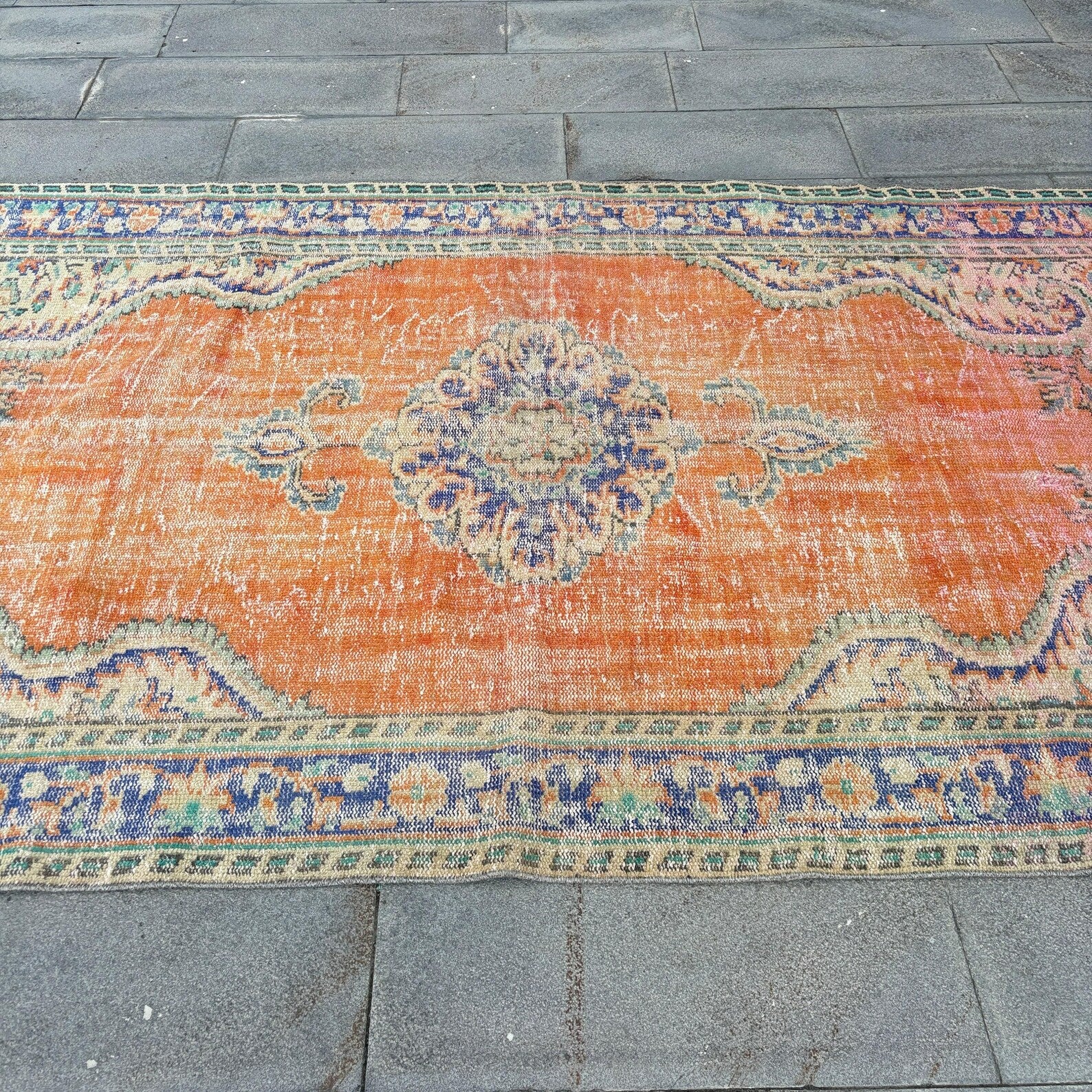 XL Vintage Turkish Accent Area rug 5.3 x 8.7 ft