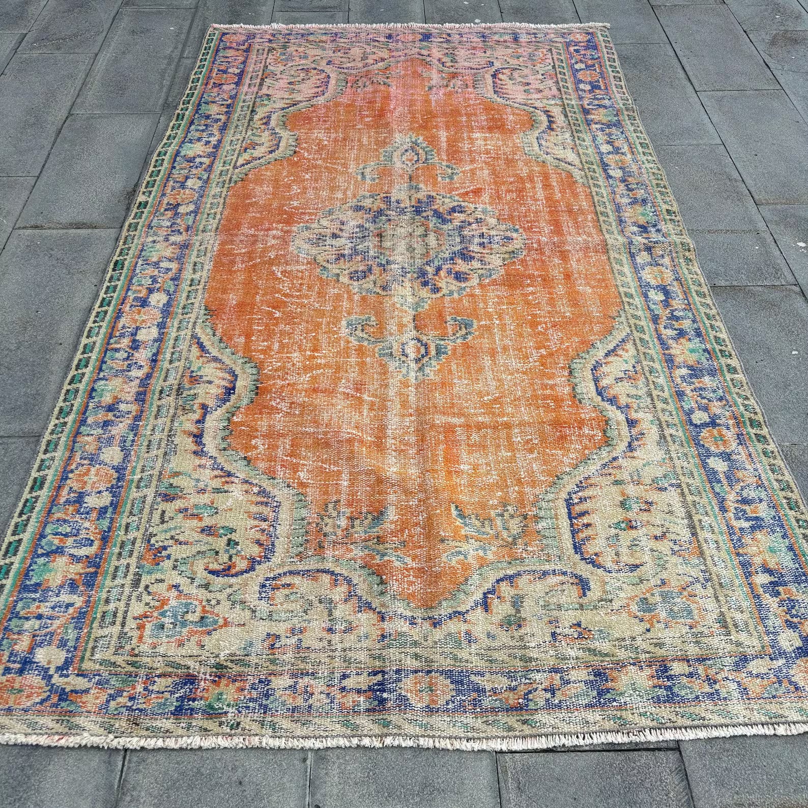 XL Vintage Turkish Accent Area rug 5.3 x 8.7 ft