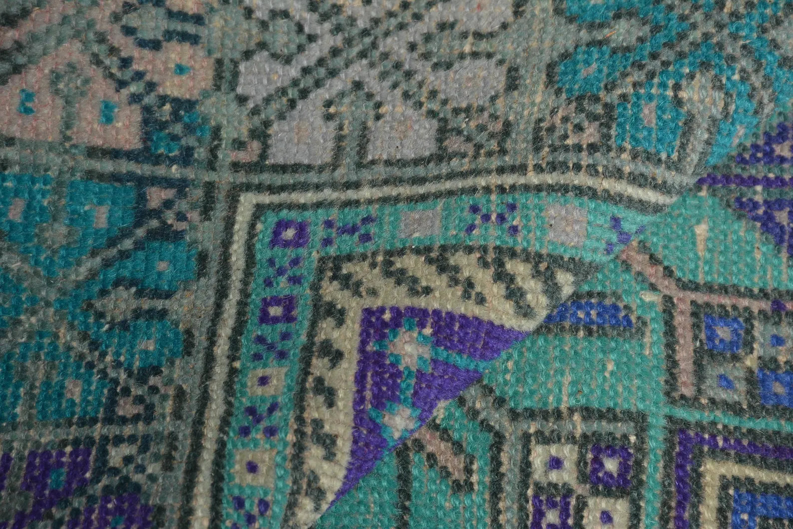 Vintage Turkish Accent Area rug 3.7 x 6 ft