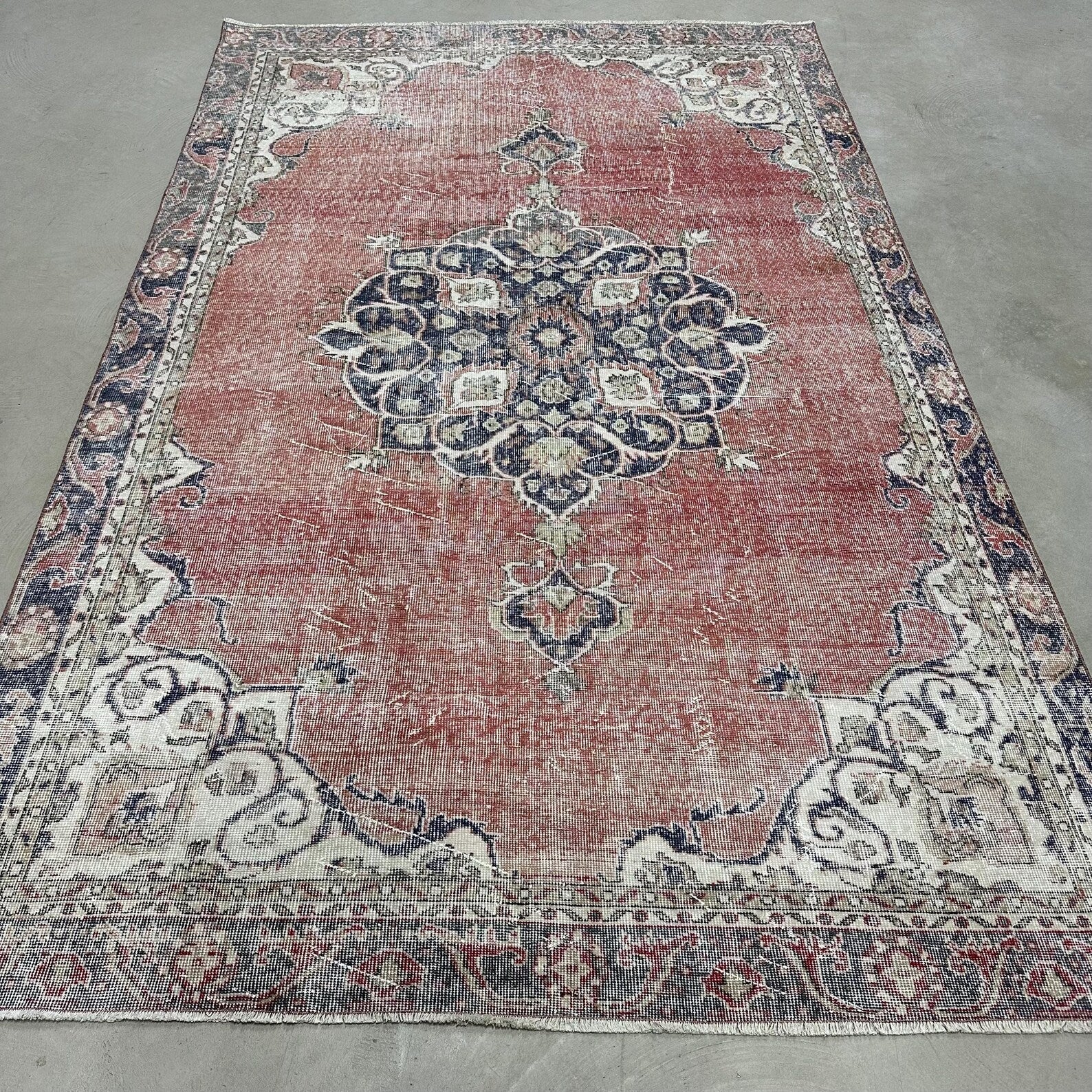 XL Vintage Turkish Accent Area Rug 6.3 x 10.2 ft ft