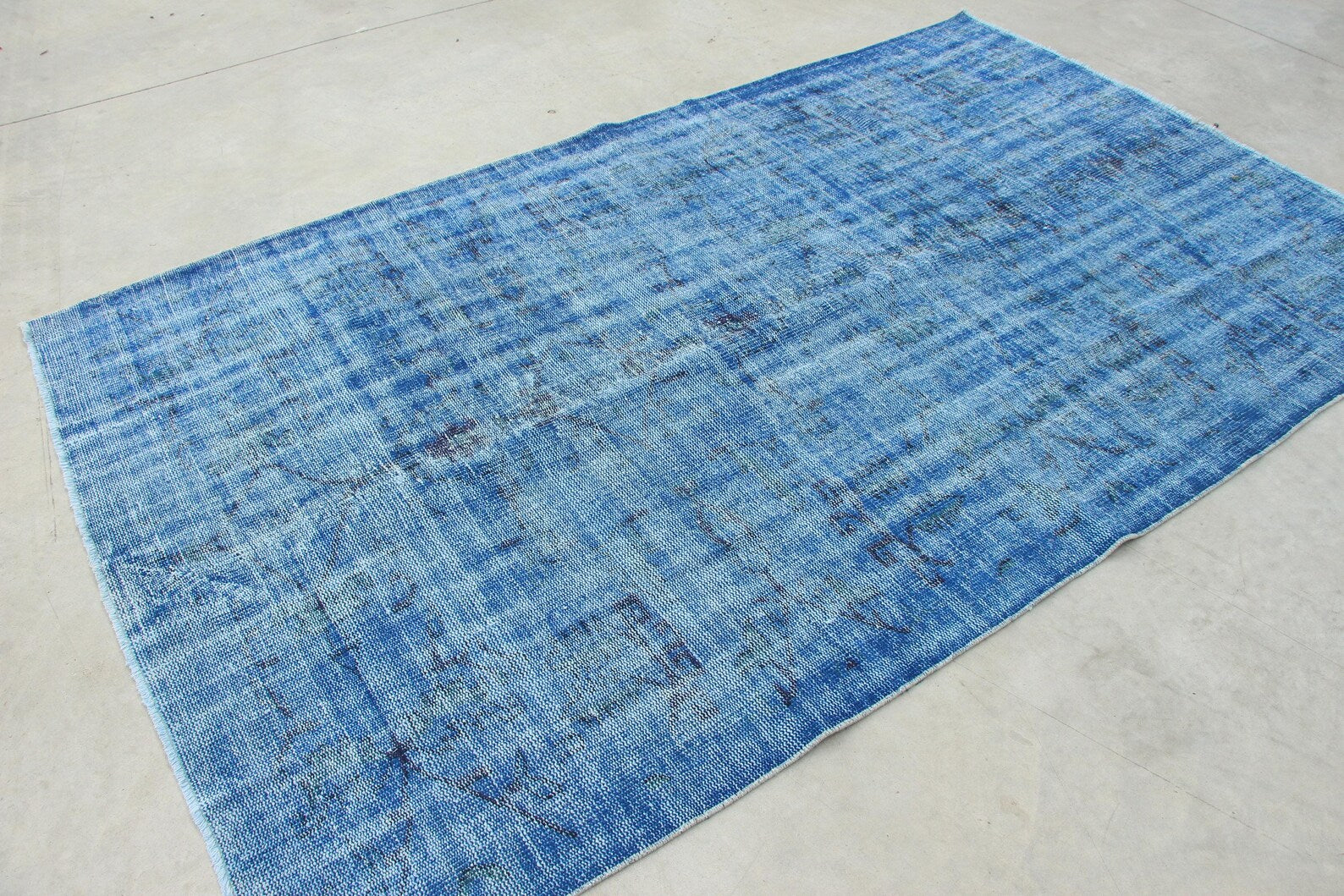 Vintage Turkish Accent Area rug 5.3 x 8.6 ft