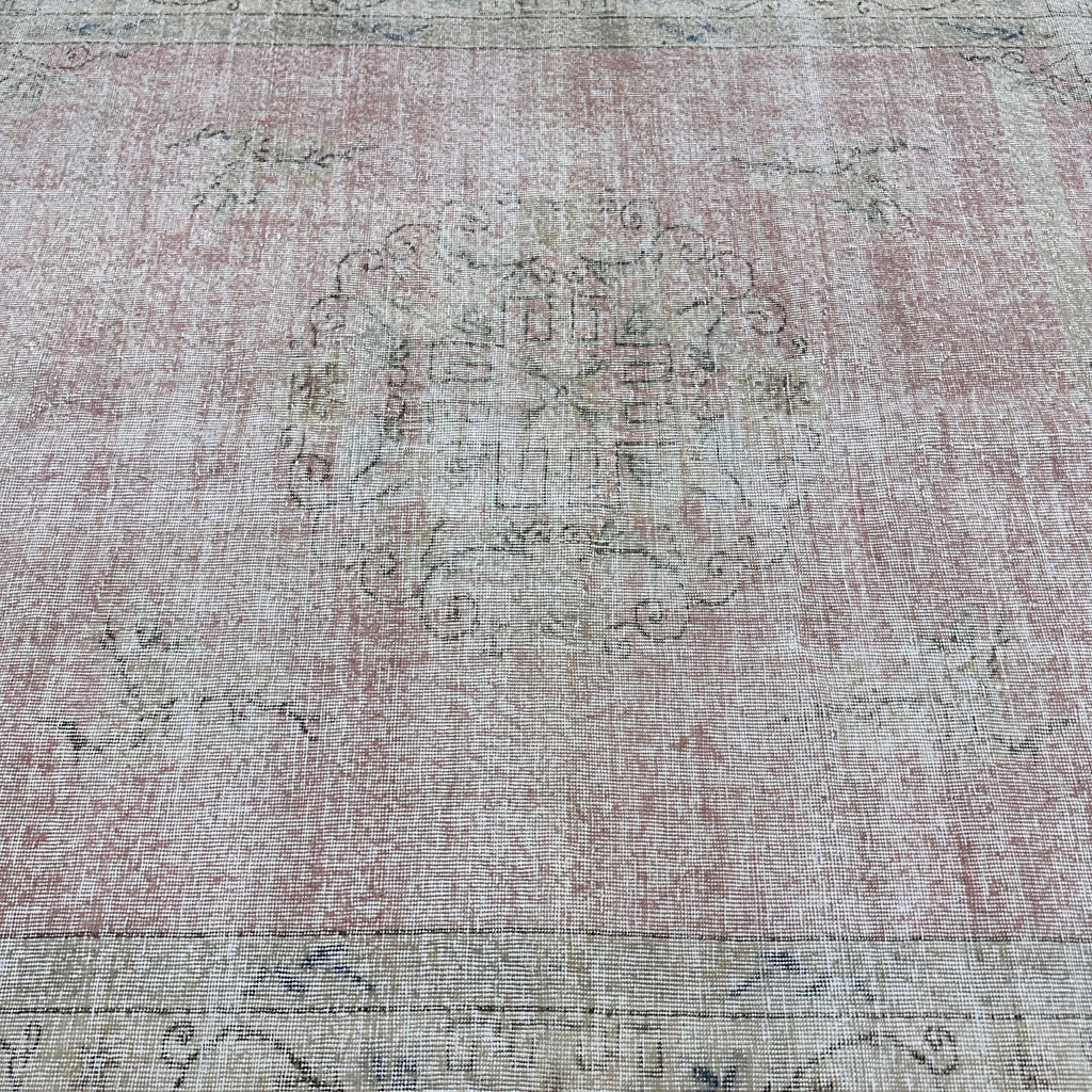 XL Vintage Turkish Accent Area Rug 6.1 x 10 ft