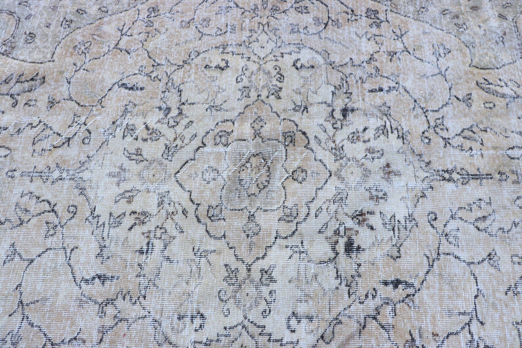 XL Vintage Turkish Accent Area rug 5.8 x 9.5 ft