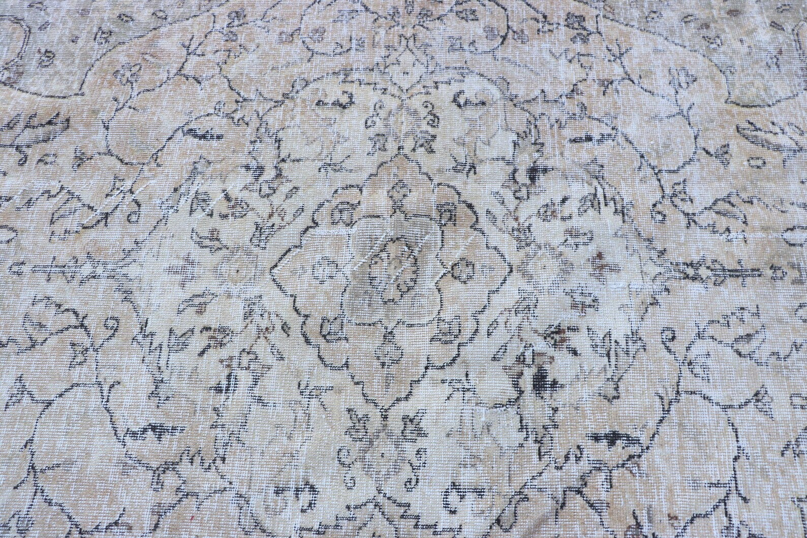 XL Vintage Turkish Accent Area rug 5.8 x 9.5 ft