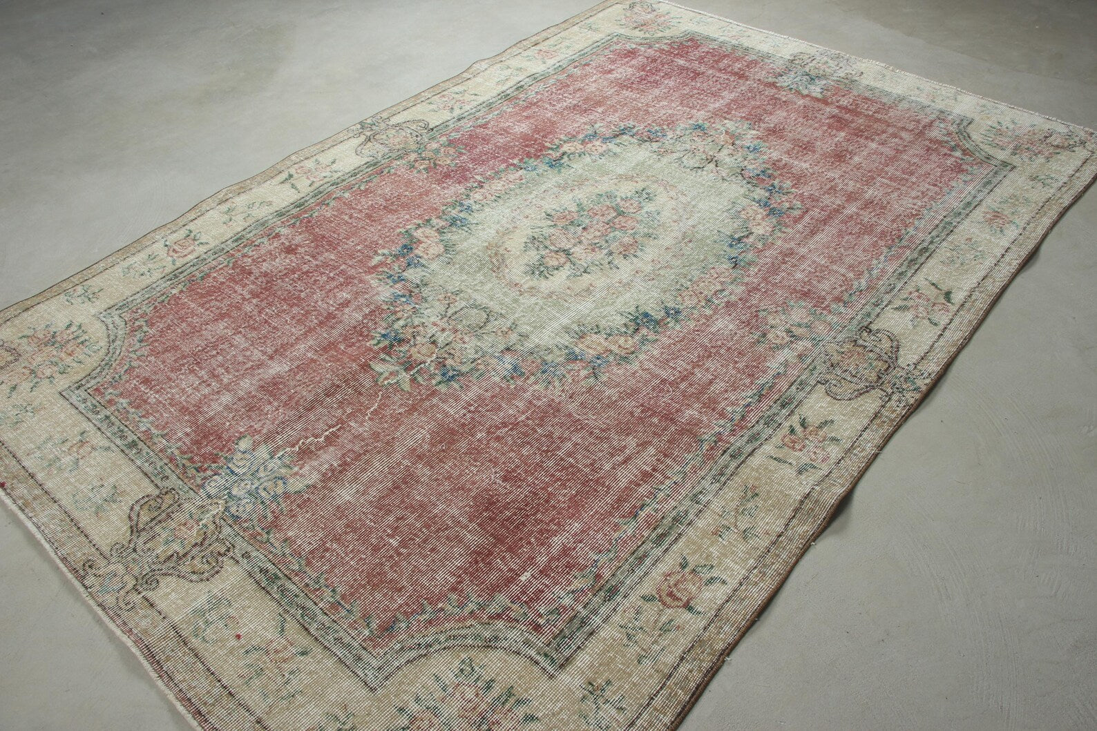 XL Vintage Turkish Accent Area Rug 6.2 x 9.1 ft