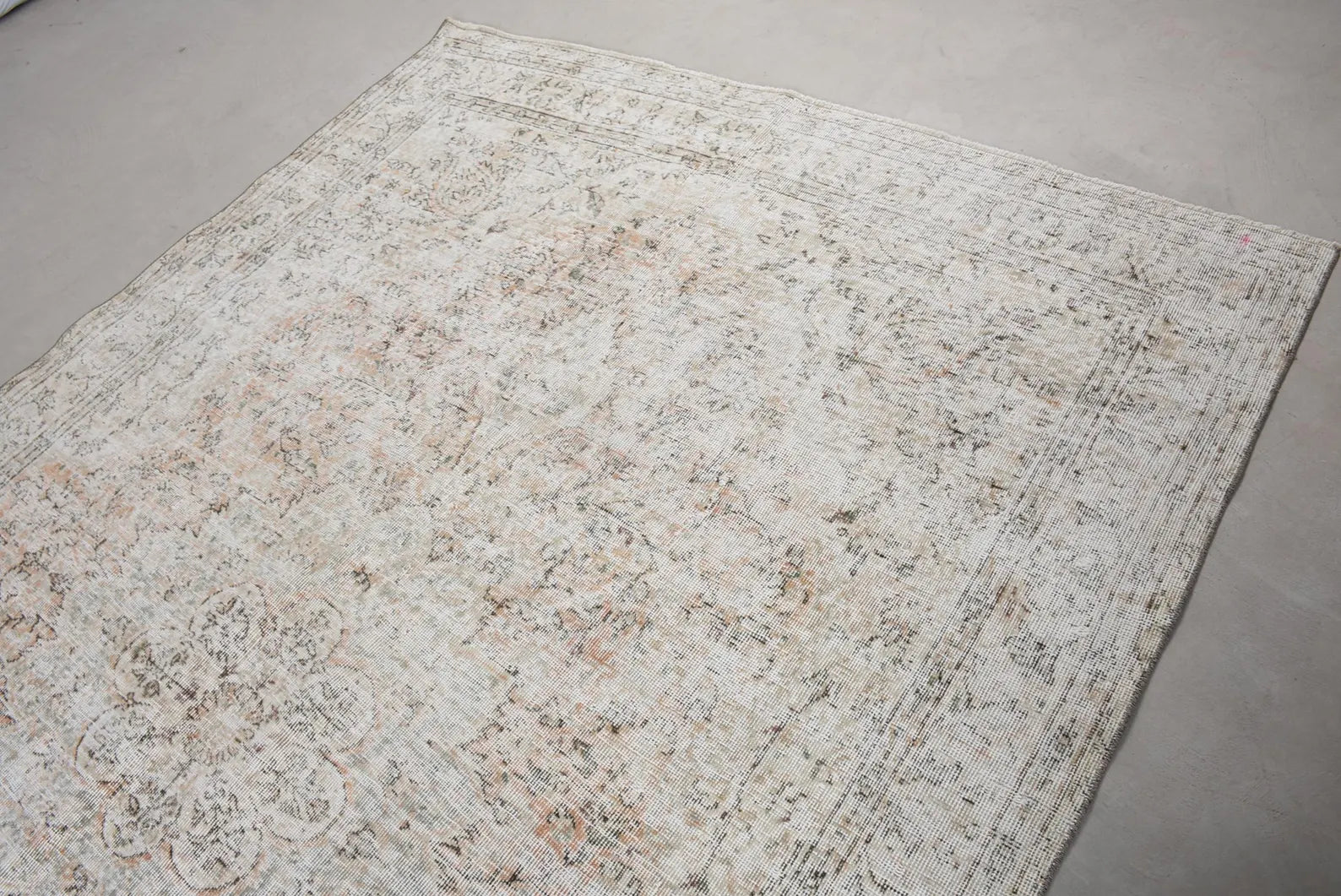 XL Vintage Turkish Accent Area Rug 6.5 x 9.4 ft