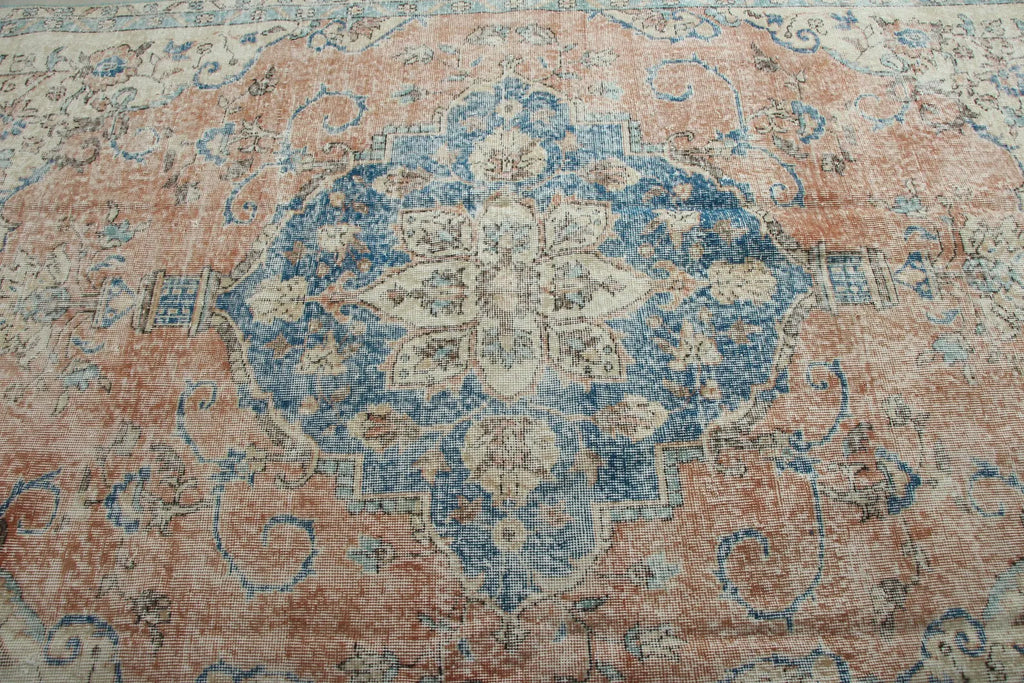 XL Vintage Turkish Accent Area Rug 5.2 x 8.6 ft