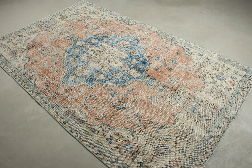 XL Vintage Turkish Accent Area Rug 5.2 x 8.6 ft