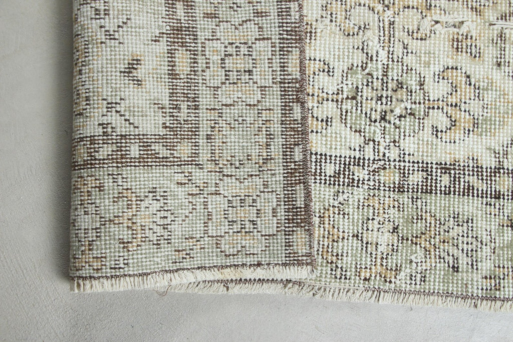 Vintage Turkish Accent Area Rug 3.7 x 6.6 ft