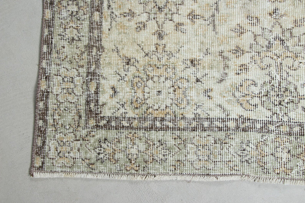Vintage Turkish Accent Area Rug 3.7 x 6.6 ft