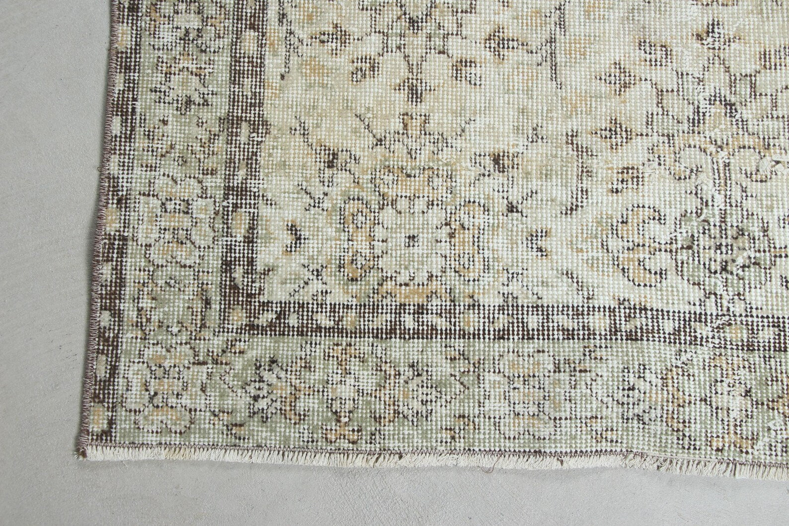 Vintage Turkish Accent Area Rug 3.7 x 6.6 ft