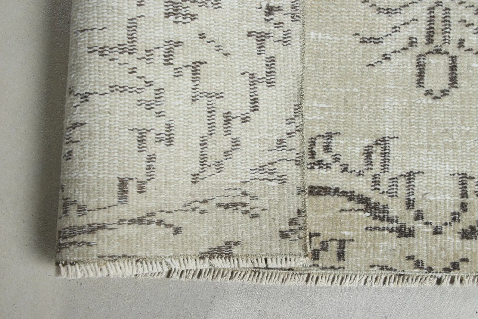 Vintage Turkish Accent Area rug 3.8 x 7.1 ft