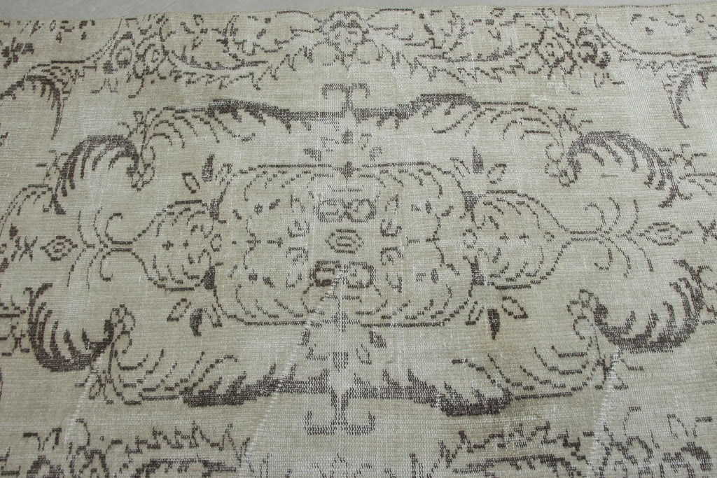 Vintage Turkish Accent Area rug 3.8 x 7.1 ft