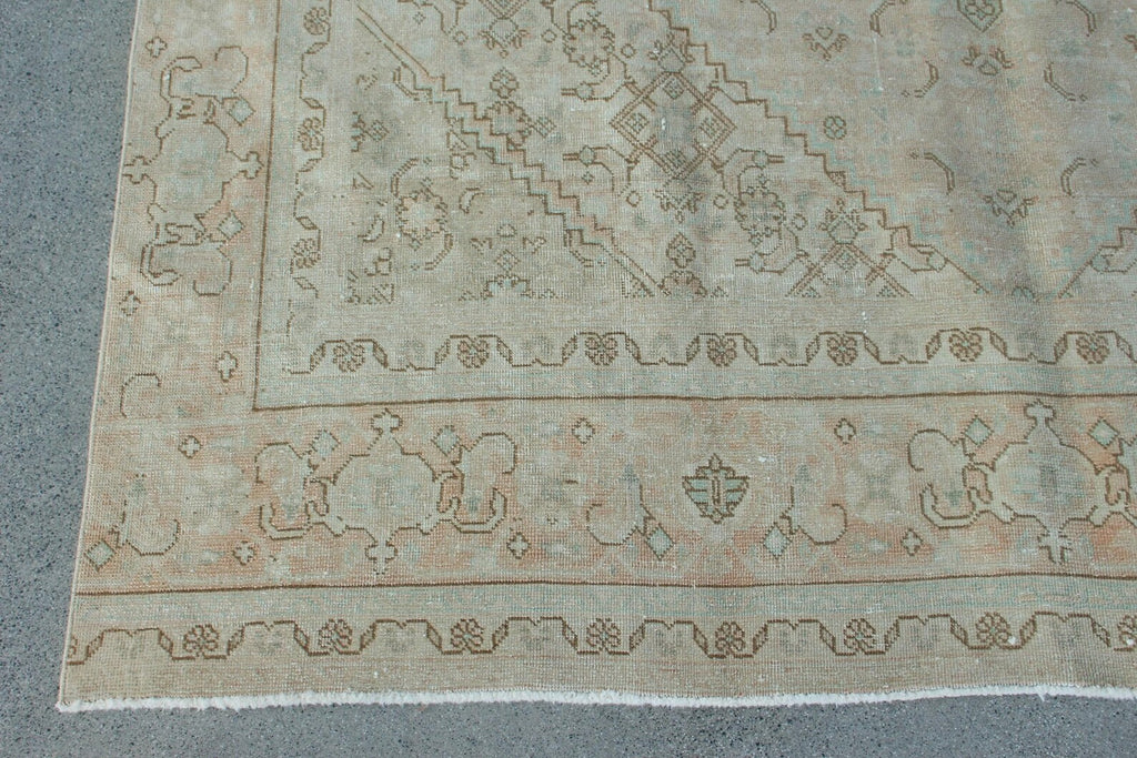XL Vintage Persian Accent Area Rug 5.9 x 9.6 ft
