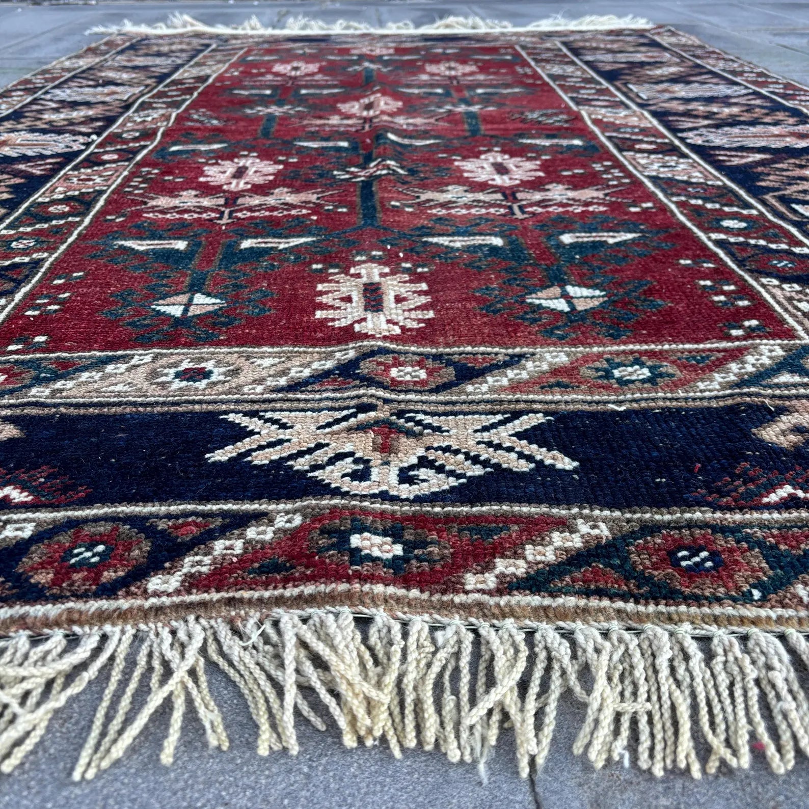 Vintage Turkish Accent Area Rug 4.1 x 6.9 ft