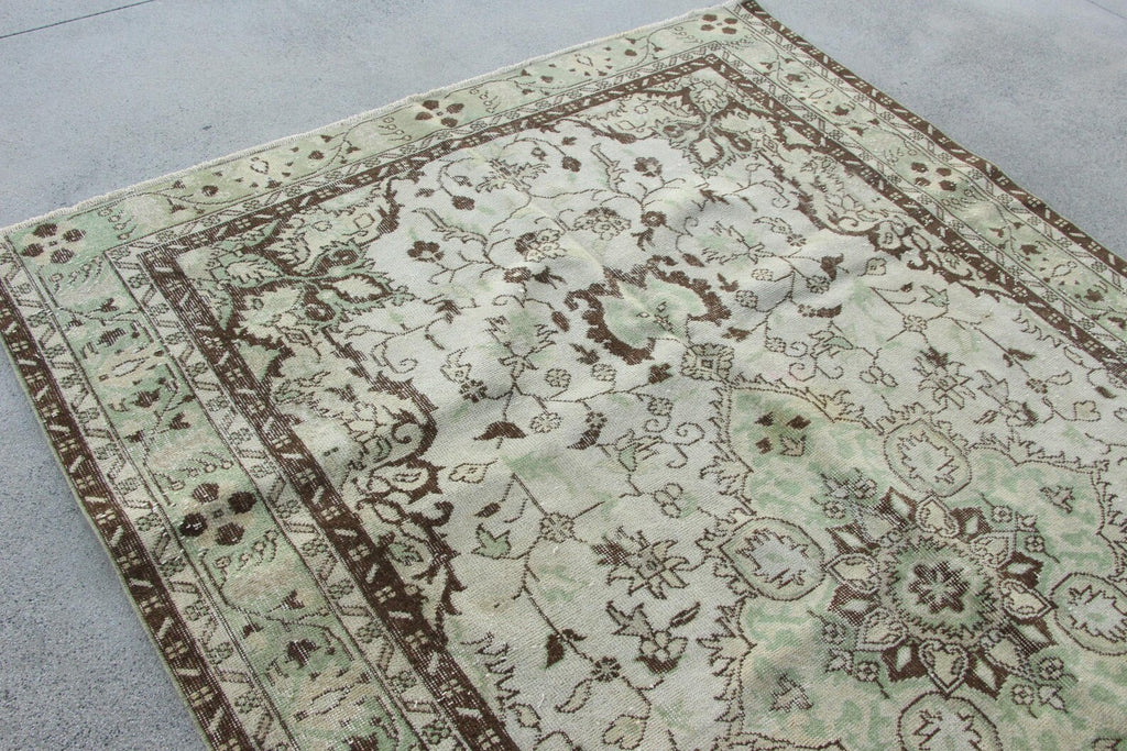 Vintage Turkish Accent Area rug 6.1 x 9.2 ft