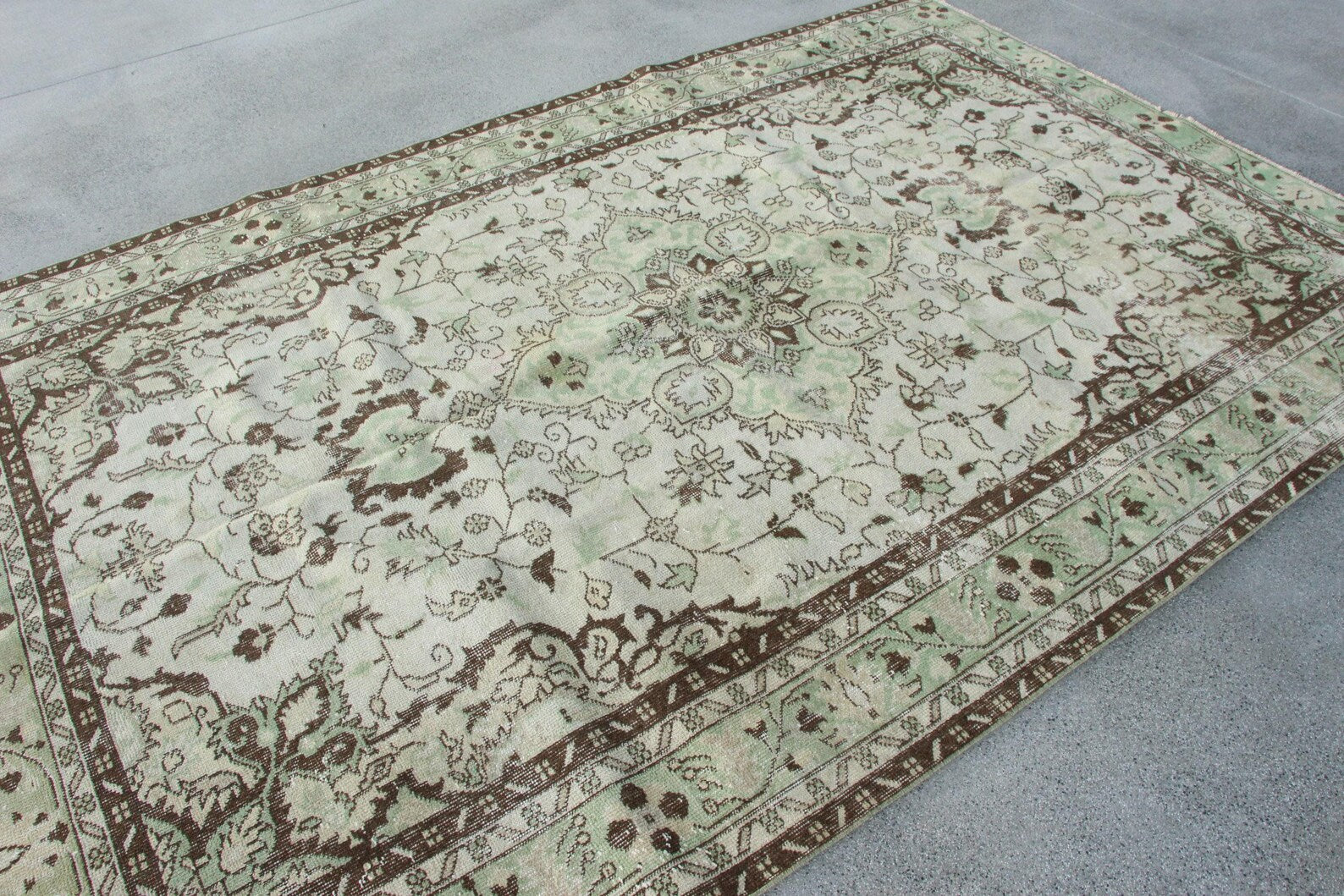 Vintage Turkish Accent Area rug 6.1 x 9.2 ft