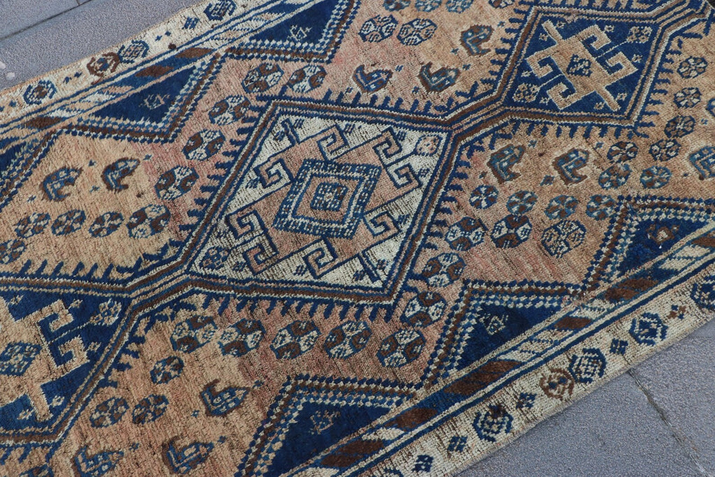 Vintage Persian Accent Area Rug  2.9 x 4.8 ft