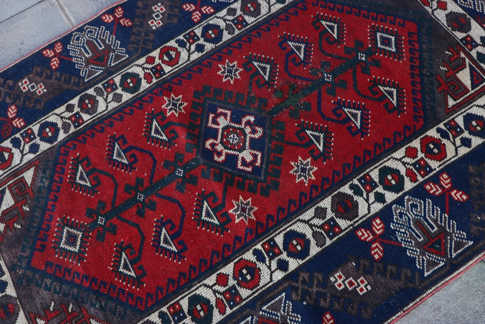Vintage Turkish Accent Area rug 3.5 x 4.9 ft