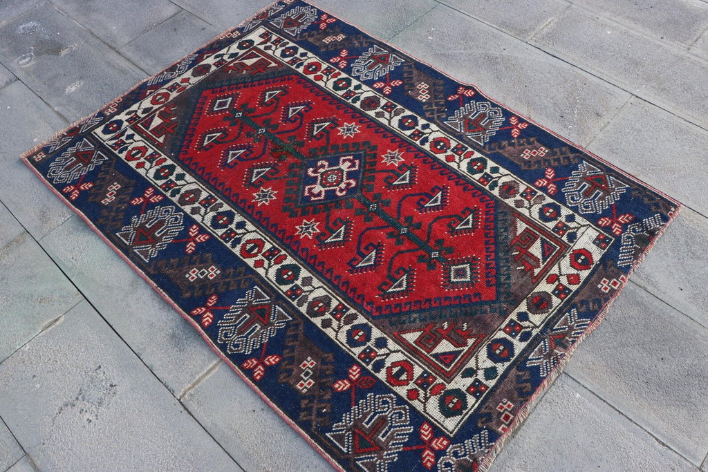 Vintage Turkish Accent Area rug 3.5 x 4.9 ft