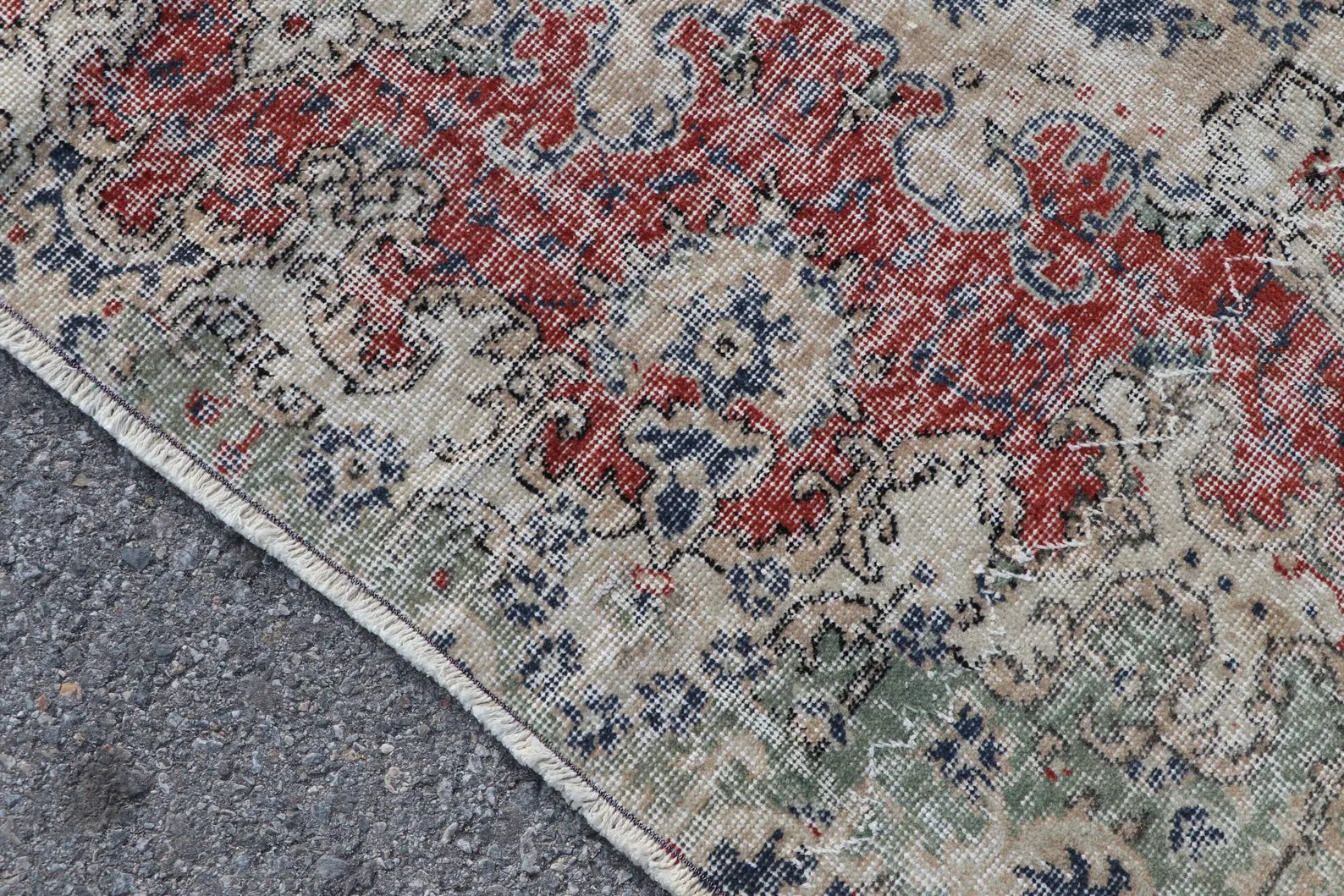 XL Vintage Turkish Accent Area Rug 6.6 x 10.7 ft