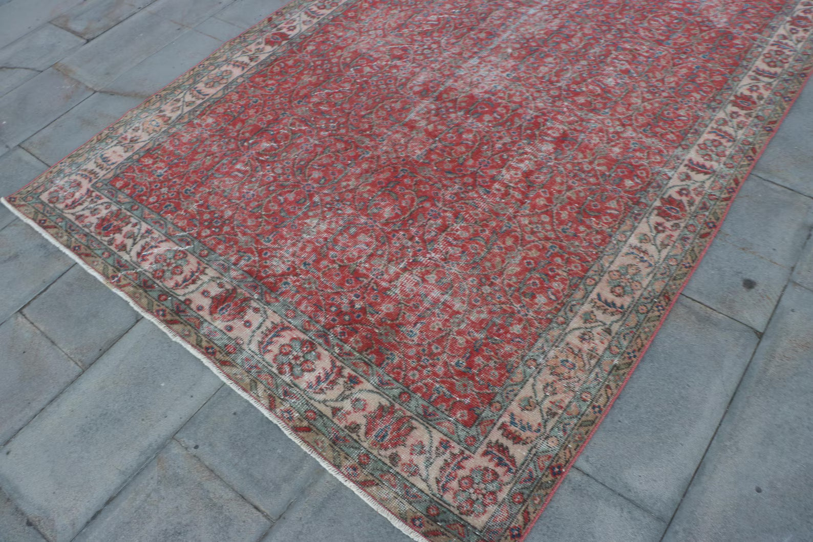 XL Vintage Turkish Accent Area rug 5.5 x 9.6 ft