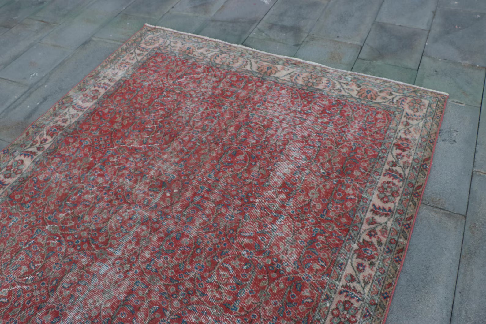 XL Vintage Turkish Accent Area rug 5.5 x 9.6 ft